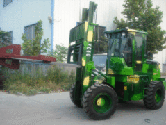 大量供應品質可靠的越野叉車——哪里的越野叉車