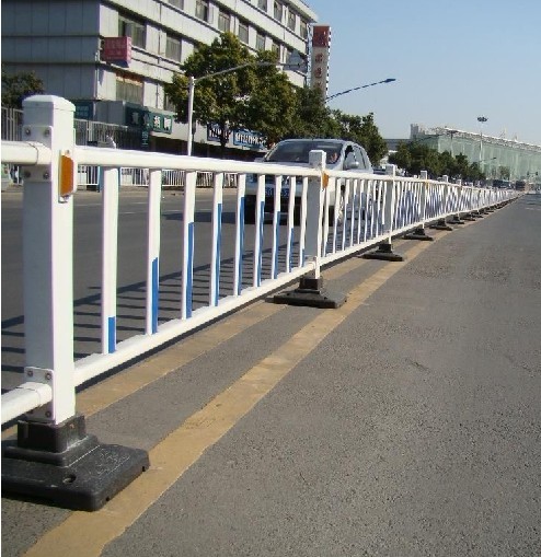 高速公路护栏高速公路防撞护栏高速公路立柱城市公路防撞护栏