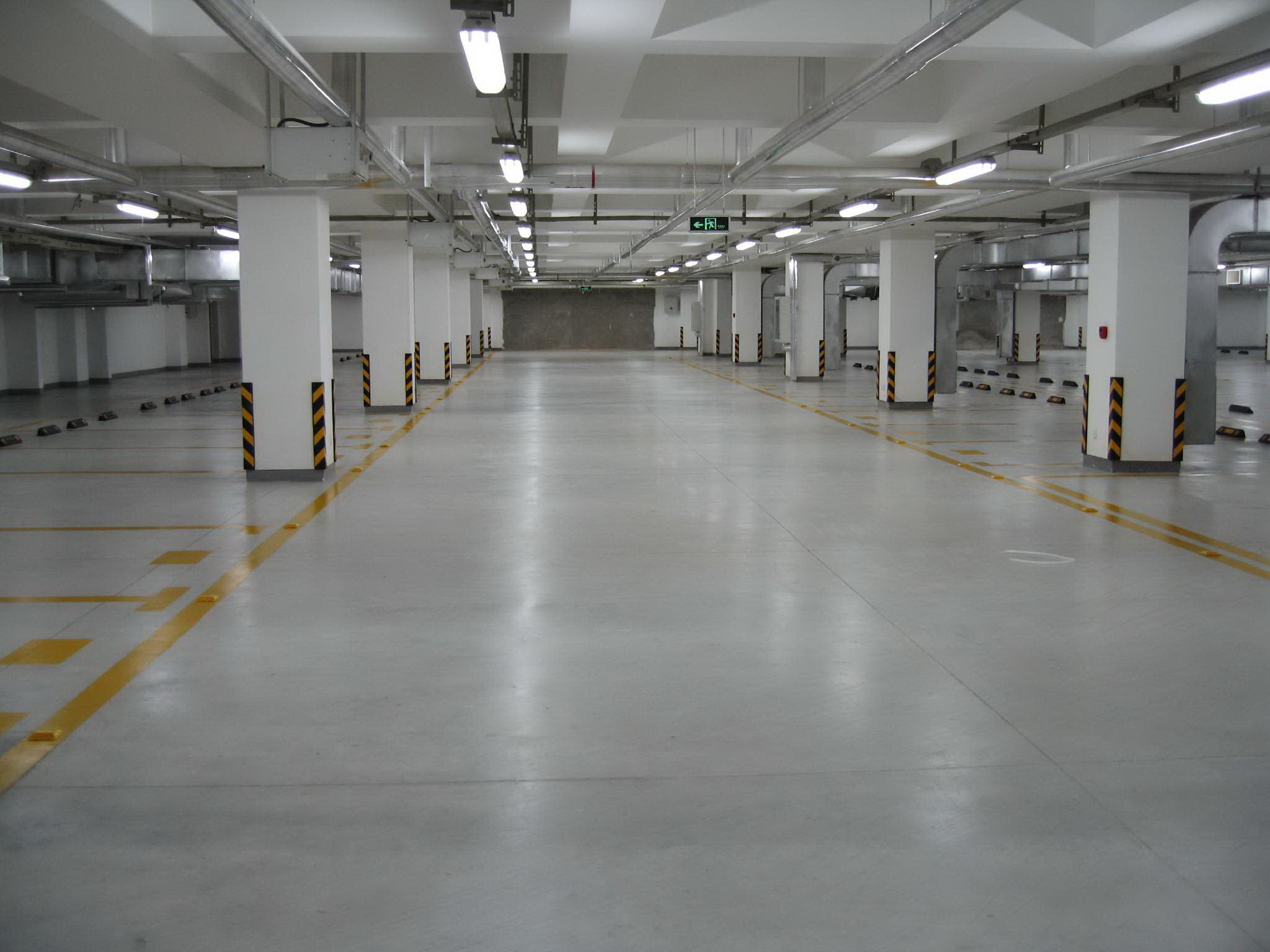 小区地下车库地坪