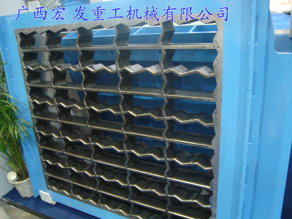 南寧哪里有賣口碑好的路面磚異型模具，宏發(fā)水泥打磚機(jī)質(zhì)量最好