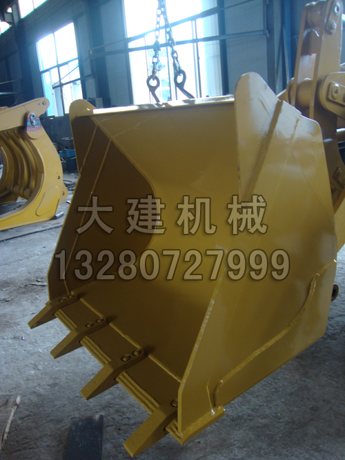 东营快换装置，山东高质量的装载机铲斗供应