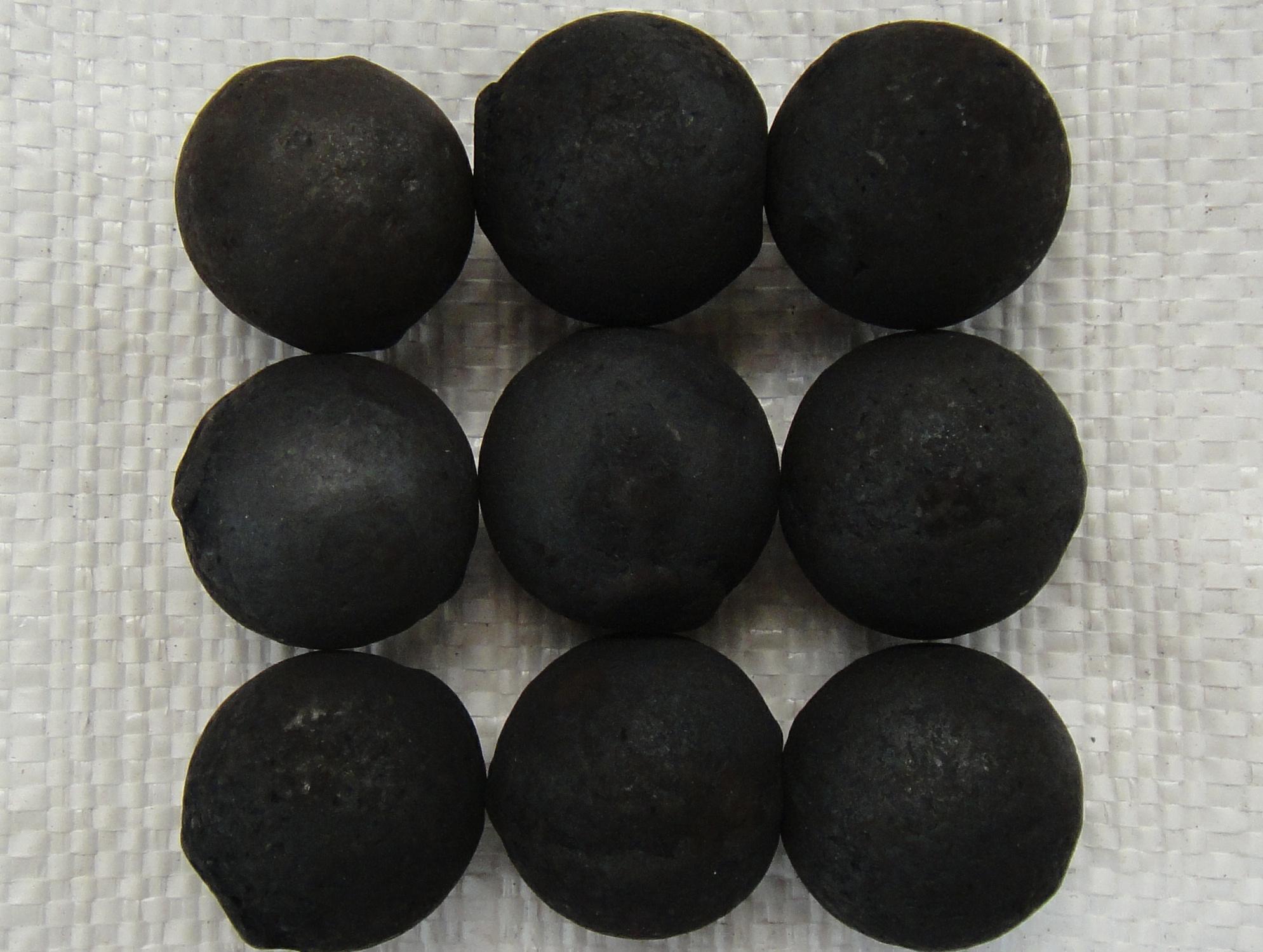 潍坊价格合理的高铬钢球供应商当属泰宏特种铸钢|潍坊高铬钢球