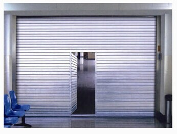 优质的带逃生门钢质复合防火卷帘首选广盛消防设备