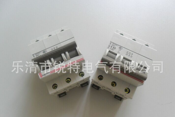 专业生产直销TLB1系列小型断路器