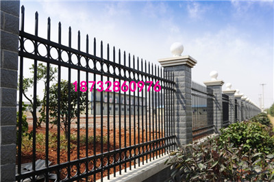 围墙护栏网、小区锌钢护栏网、围墙新型护栏网生产厂家
