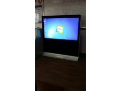 甘肃触摸屏广告机公司有什么特色:甘肃触摸屏广告机报价