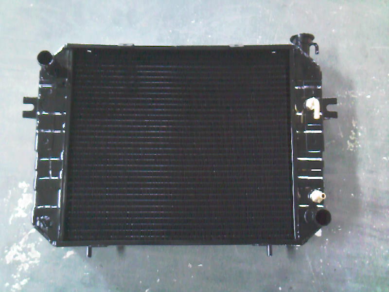 发动机散热器