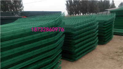供应山东临沂双边丝护栏网、钢丝护栏网、圈地护栏网生产厂家