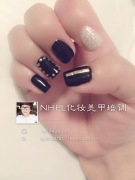 美甲培训价格——福建莆田化妆美甲培训学校有什么特色