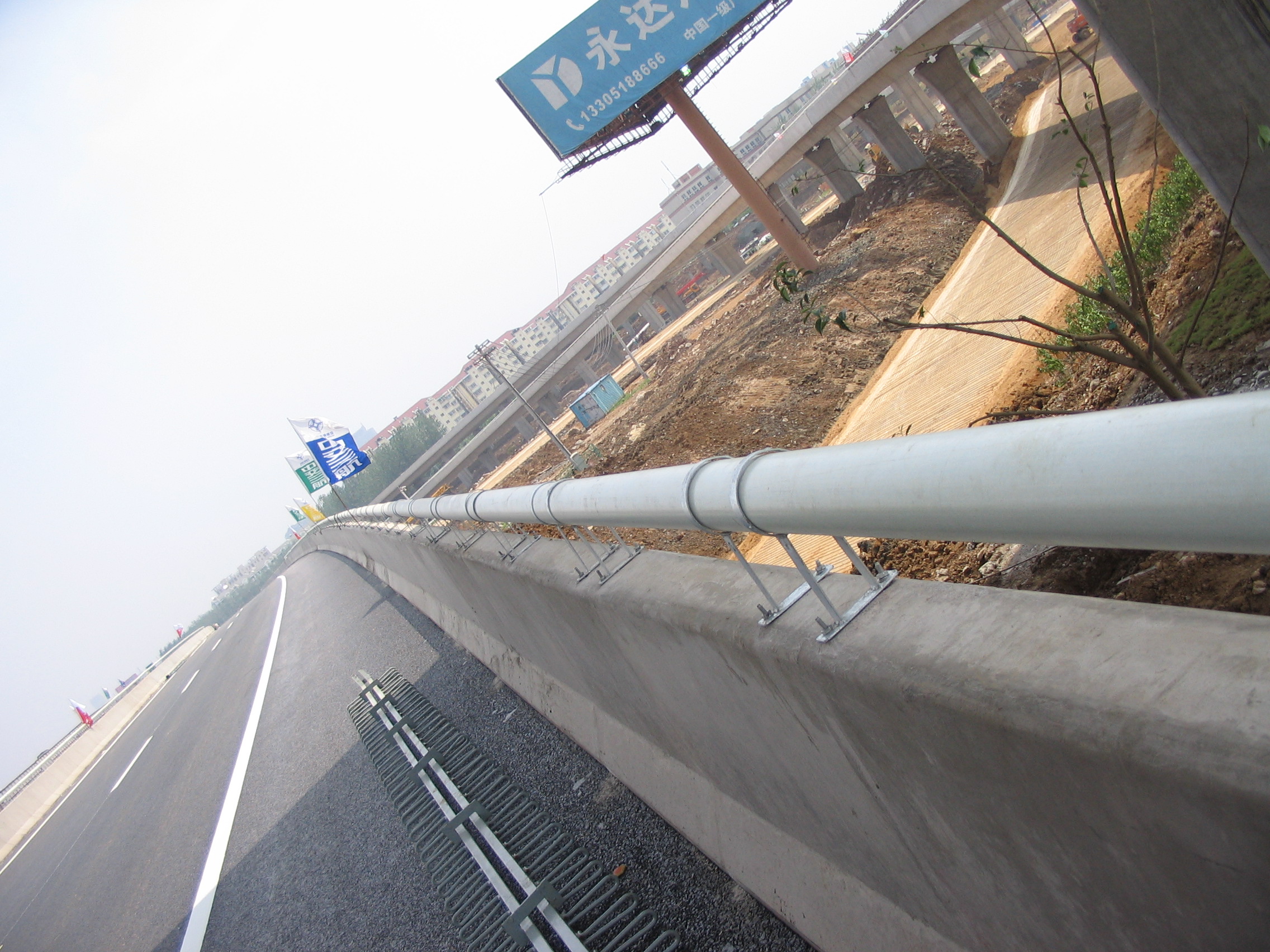 高速公路护栏