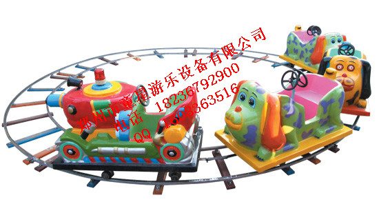 童星游乐设备简介: 郑州市童星游乐设备厂是集开发设计、生产制造多种游乐设备及组合玩具的综合性企业。 本厂自建厂以来,经过不懈的努力,现已具备了包括设计、制造和检测的一系列运作能力,从而在很大程度上提高了生产效率,并为产品的质量提供了可靠的质量保障。 多年来,我厂大胆探索,勇于创新,提高生产技术,使理论和实践达到完美的结合。 随着市场不断的开拓和业务的不断拓展,以高质量,高起点,守信誉,服务佳为宗 旨,在产品的生产、销售等方面为顾客提供了可靠的质量保证。承蒙社会各界人士的大 力支持与厚爱,使我厂取得了不凡