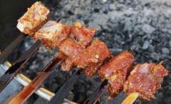 竹簽燒烤蜀臻味鄉壩頭柴火雞專業供應——甘肅正宗竹簽燒烤