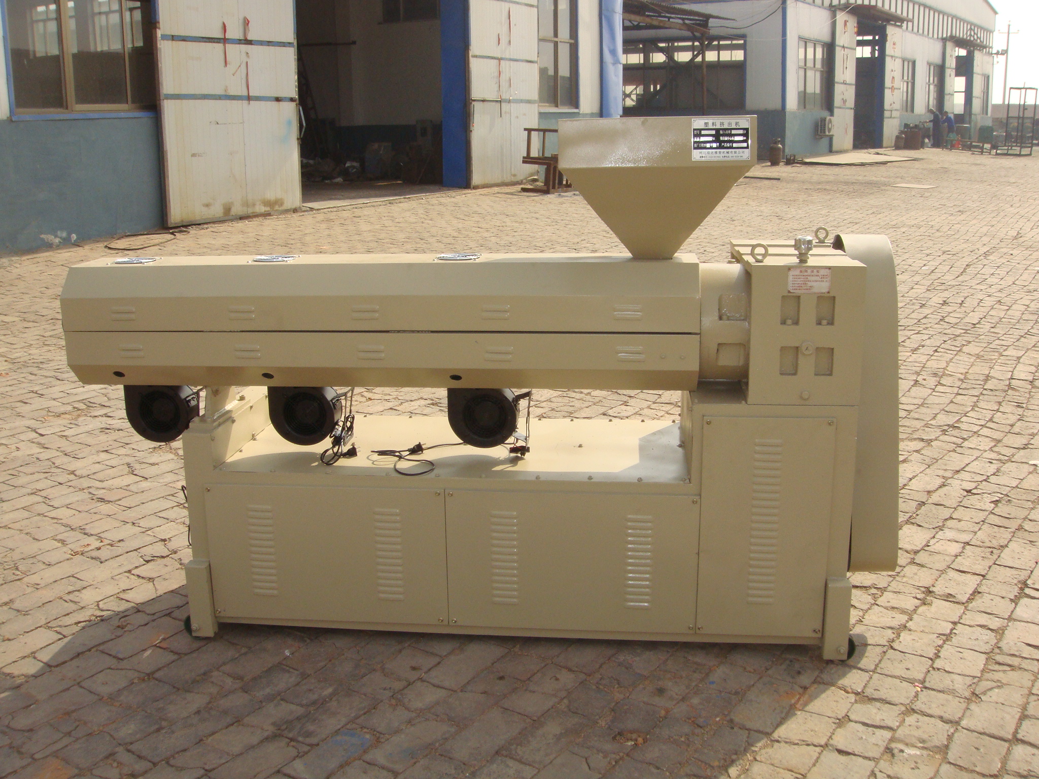 短90橡胶挤出机