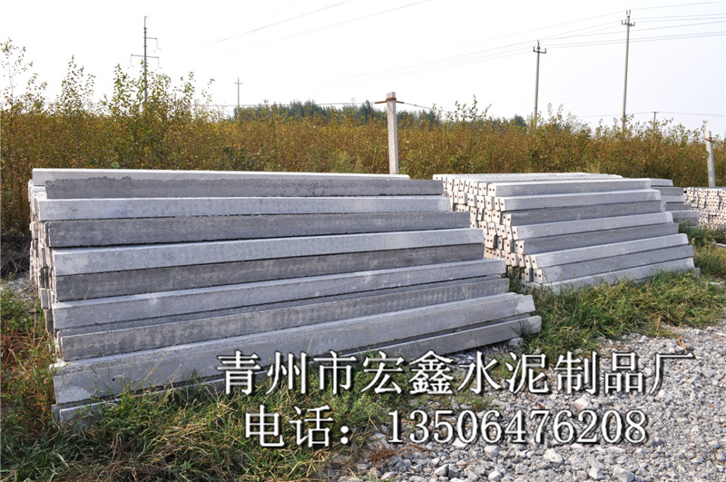 新式的大棚檩条供应 水泥柱子供应商