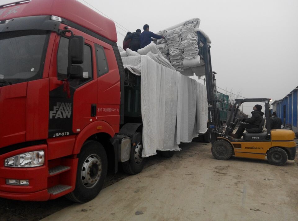 金嵘保温被供应价位合理的货车挂车棉被 售卖货车挂车棉被 汽车棉被